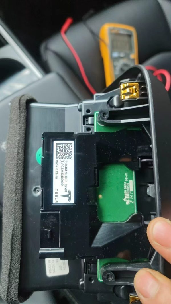 Model3/Y扶手箱后的模块 - Main Image Model3/Y扶手箱后的模块 - Main Image